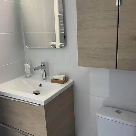 Apartment Beau 4 Personnes Avec Loggia Et Parking Privatif Le Grau-du-Roi